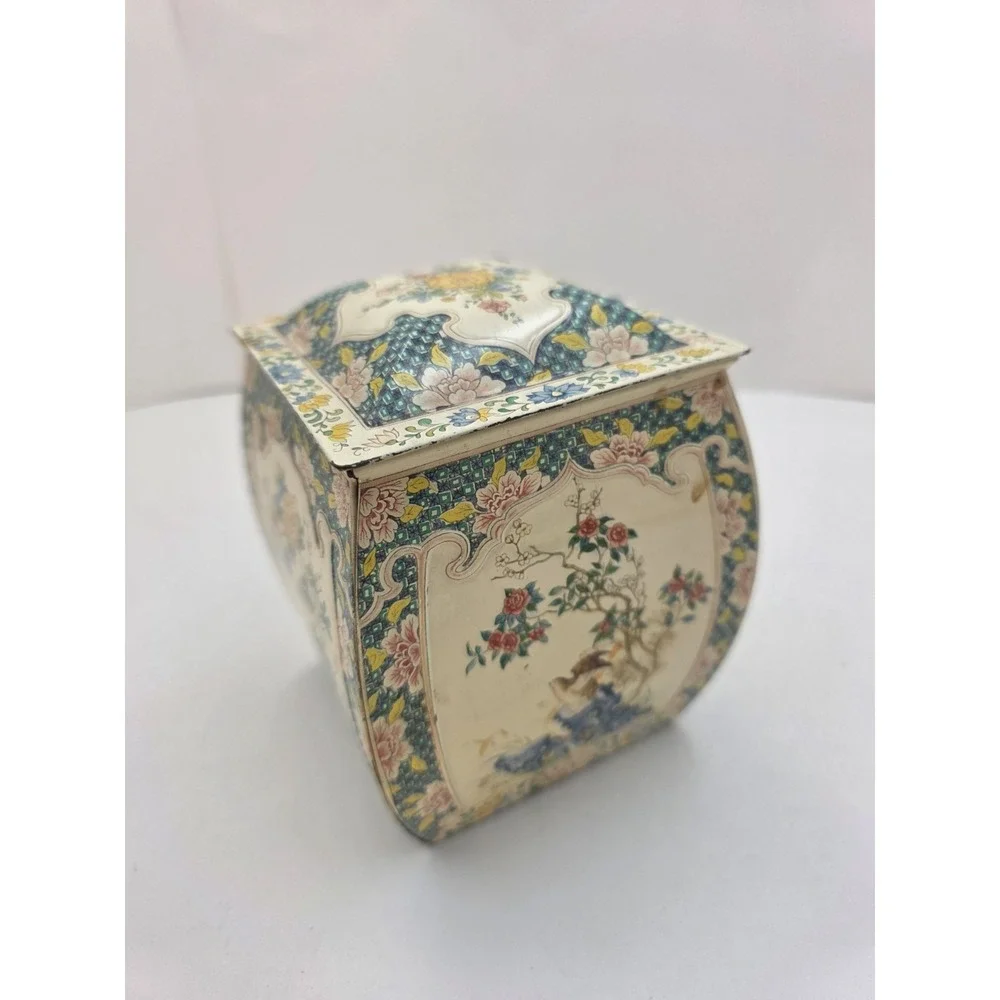 VTG Chinoiserie Floral Metal Tea Caddy Trinket Box Made In Holland 5.5